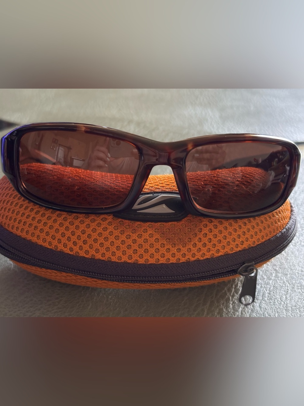 Kaenon Women’s Brown Tortoise Rectangle Polarized Sunglasses - Picture 7 of 11
